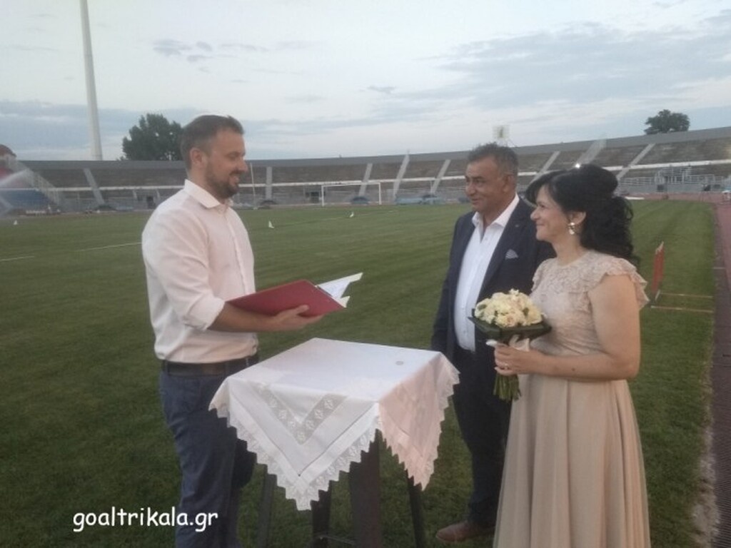 Γάμος σε ελληνικό γήπεδο! (photos)