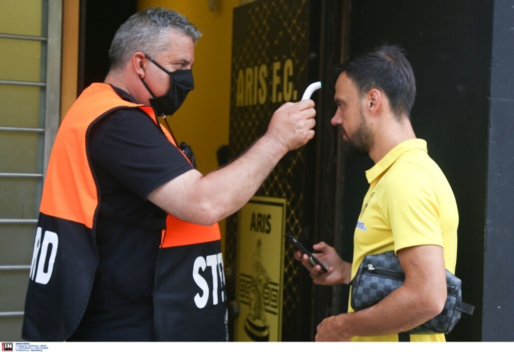 Άρης-ΑΕΚ: Με το καπέλο ανάποδα ο Λιβάγια στο «Βικελίδης» (photos)