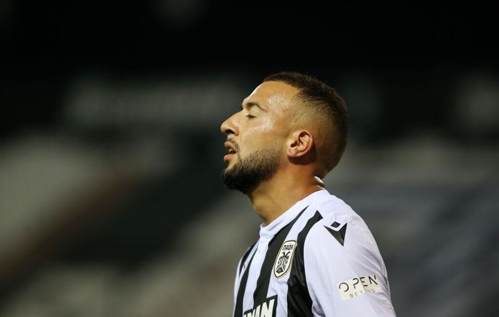 «Καζάνι που βράζει» ο ΠΑΟΚ, κράξιμο έξω από την Τούμπα! (photos)