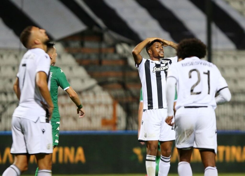 «Καζάνι που βράζει» ο ΠΑΟΚ, κράξιμο έξω από την Τούμπα! (photos)