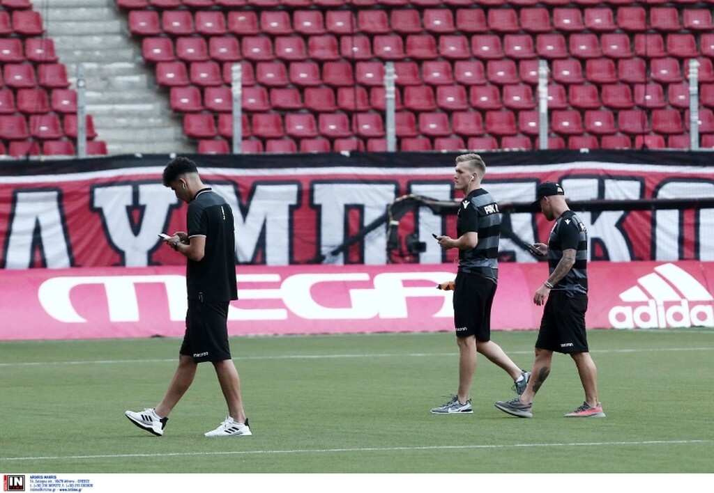 Ολυμπιακός-ΠΑΟΚ: Με κινητά στο χέρι στο Καραϊσκάκη (photos)