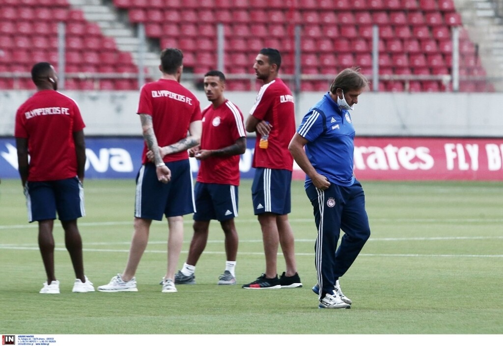 Ολυμπιακός-ΠΑΟΚ: Με κινητά στο χέρι στο Καραϊσκάκη (photos)