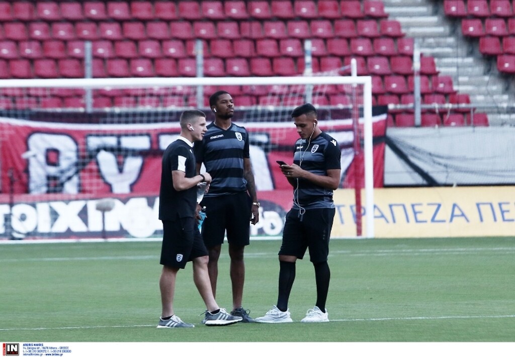 Ολυμπιακός-ΠΑΟΚ: Με κινητά στο χέρι στο Καραϊσκάκη (photos)