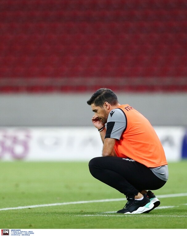 Ολυμπιακός-ΠΑΟΚ: Τραβούσε τα μαλλιά του ο Φερέιρα - Όλες οι αντιδράσεις του