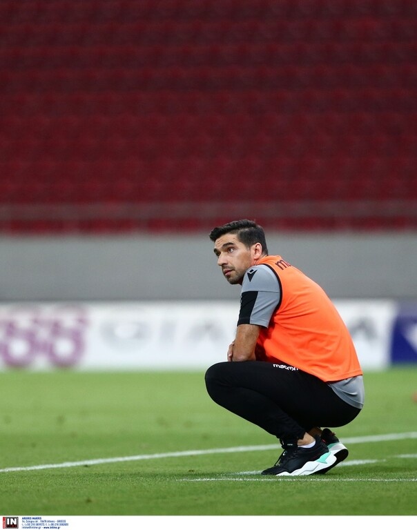 Ολυμπιακός-ΠΑΟΚ: Τραβούσε τα μαλλιά του ο Φερέιρα - Όλες οι αντιδράσεις του