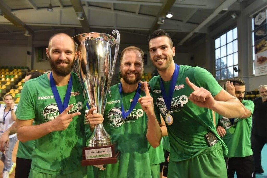 Το είπε και το έκανε ο Γιάκομπσεν: Ξύρισε το κεφάλι του για το πρωτάθλημα! (photos)