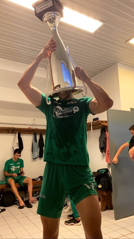 Το είπε και το έκανε ο Γιάκομπσεν: Ξύρισε το κεφάλι του για το πρωτάθλημα! (photos)