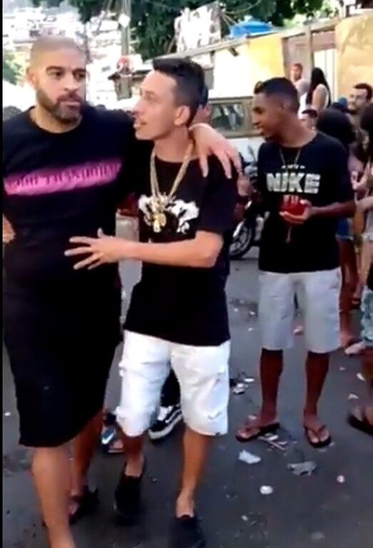 Ξέφυγε εν μέσω κορονοϊου: «Λιώμα» μετά από πάρτι πασίγνωστος ποδοσφαιριστής (photos)