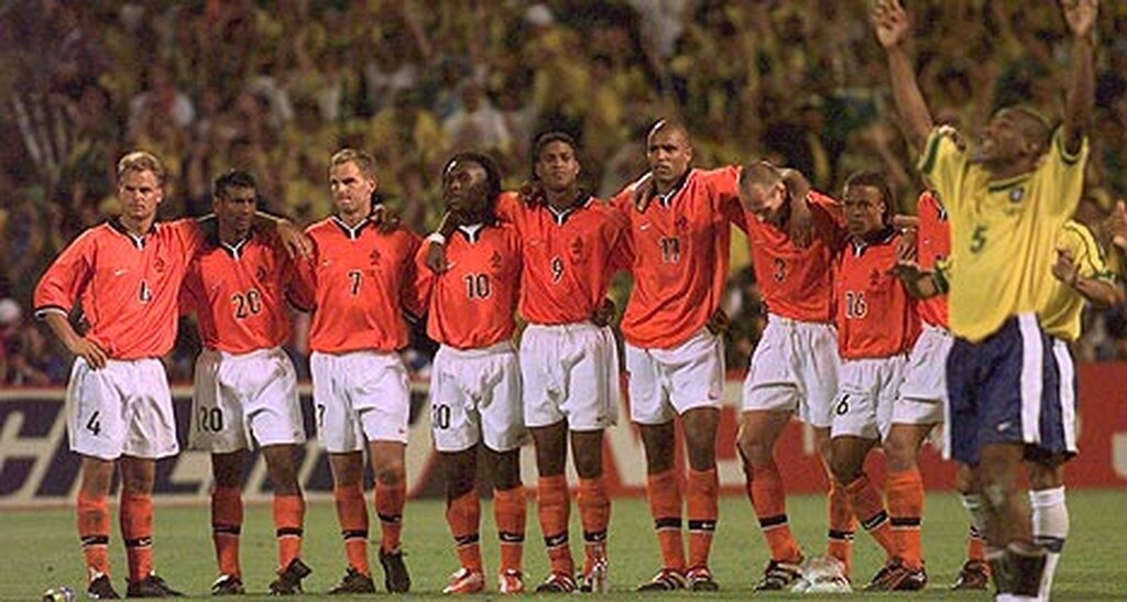 Βραζιλία - Ολλανδία: Γκολ και... ξύλο με πρόκριση στη «ρωσική ρουλέτα»! (photos+videos)