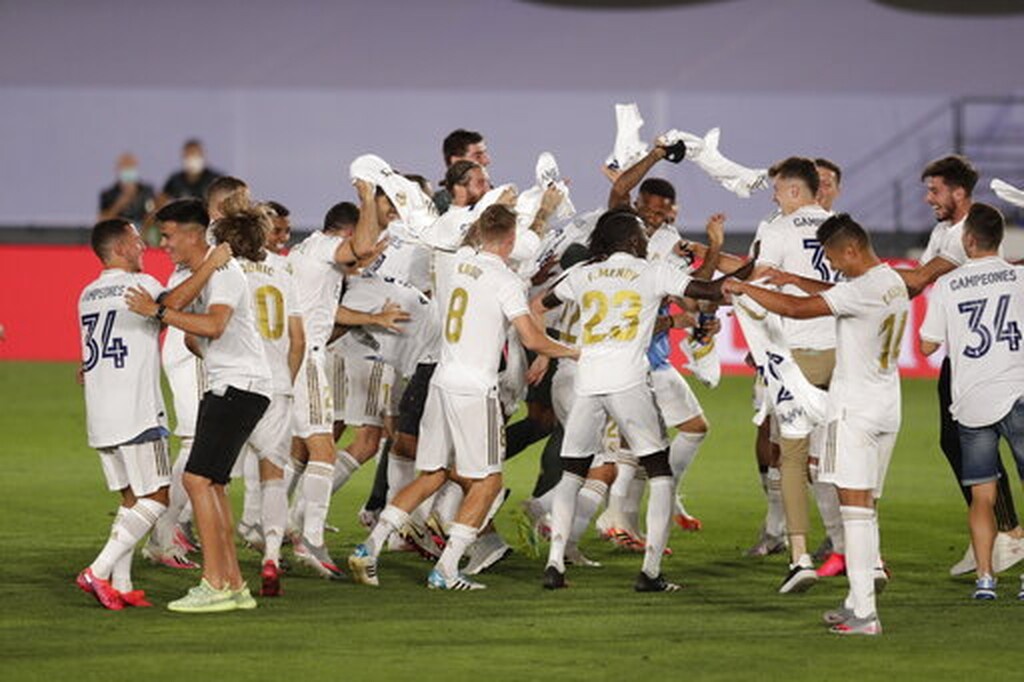 Ρεάλ Μαδρίτης: Έξαλλοι πανηγυρισμοί και στον «ουρανό» το τρόπαιο (videos+photos)