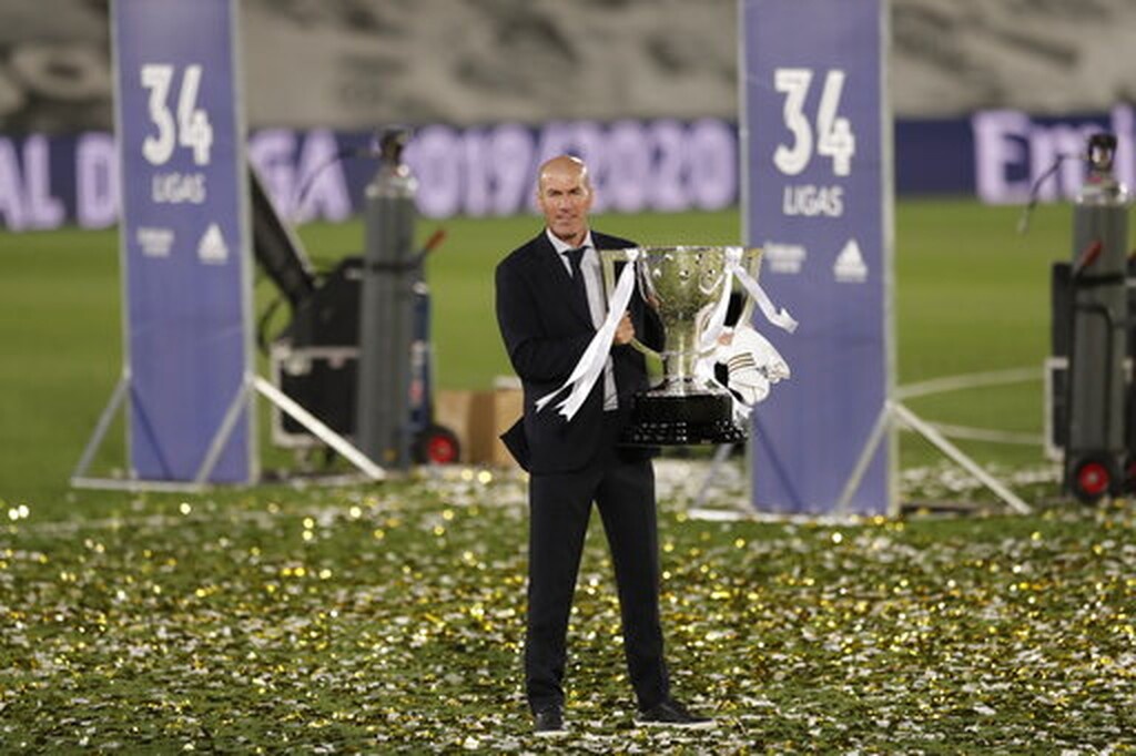 Ρεάλ Μαδρίτης: Έξαλλοι πανηγυρισμοί και στον «ουρανό» το τρόπαιο (videos+photos)