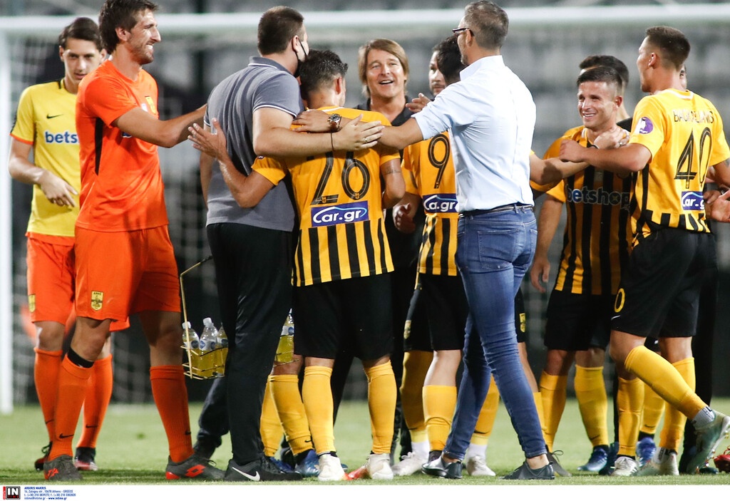 Πάρτι του Άρη στα αποδυτήρια της Τούμπας και μήνυμα Χαριστέα! (photo)