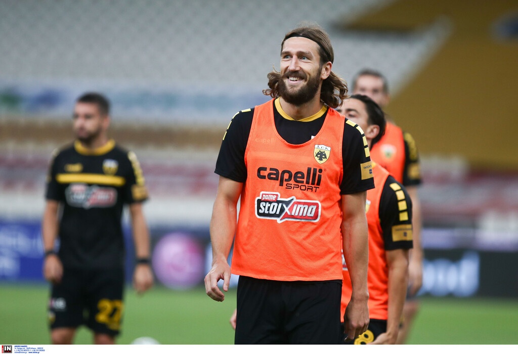 Ολυμπιακός-ΑΕΚ: Στο πλευρό των συμπαικτών του ο Τσιγκρίνσκι!