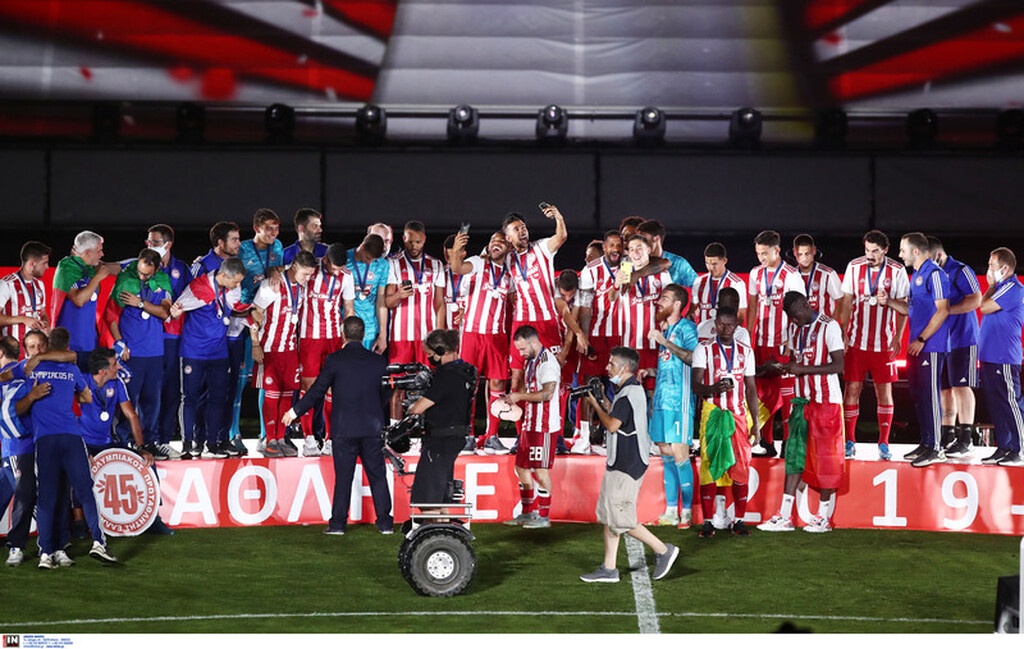 Σήκωσε το 45ο ο Ολυμπιακός (photos+video)