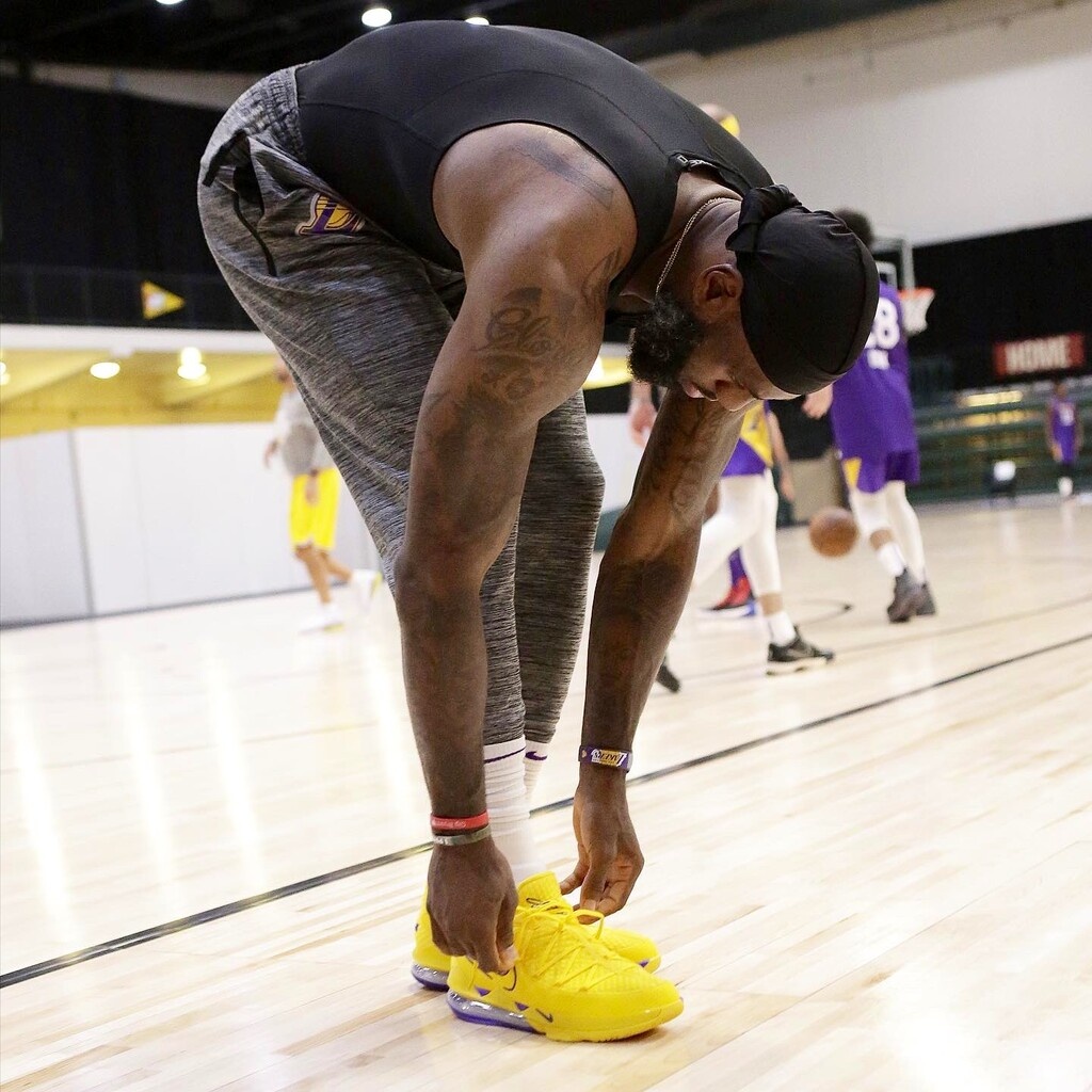 NBA: «Φέτες» ο Λεμπρόν - Σε απίστευτη κατάσταση ο «βασιλιάς» (photos)