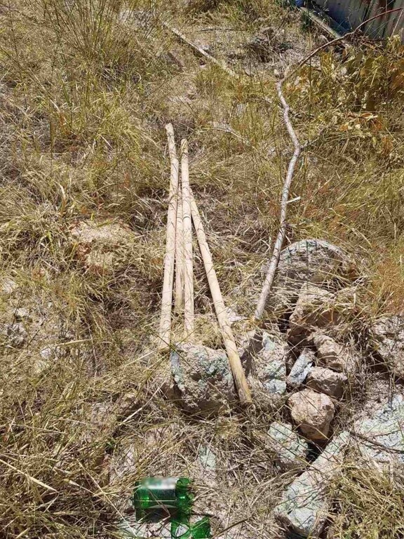 Βρέθηκαν μολότοφ και ξύλινα κοντάρια κοντά στο γήπεδο της ΑΕΚ! (photos)