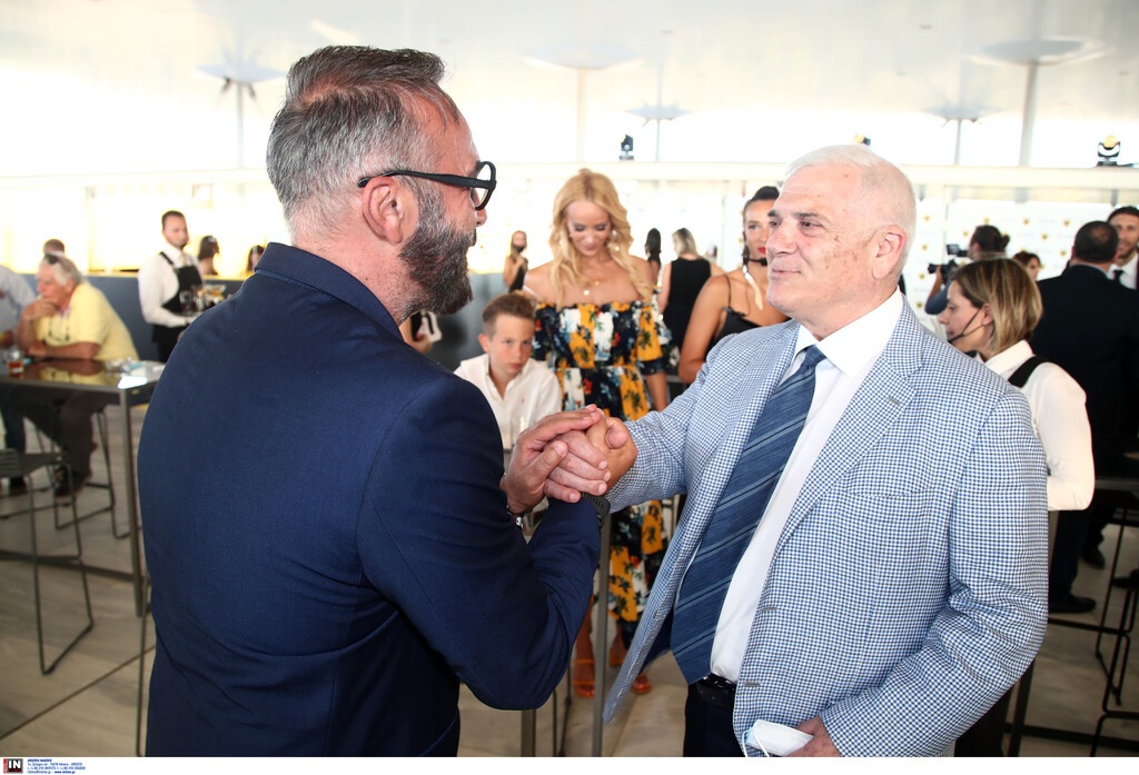 ΑΕΚ: Σύσσωμη η ομάδα για την παρουσίαση της εμπορικής ονοματοδοσίας της Αγια Σοφιάς (photos)