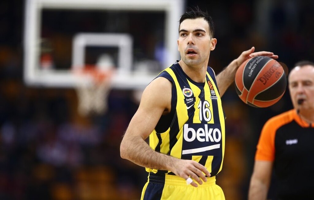 Ολυμπιακός: Η στιγμή της υπογραφής του Σλούκα (photos)