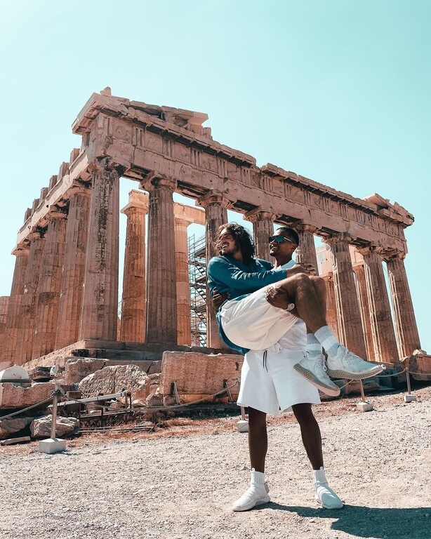 Τουρίστες στην Αθήνα Τσιτσιπάς, Καραλής (photos)