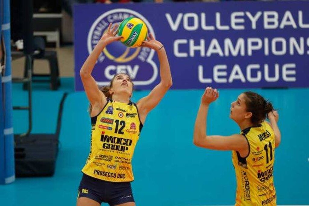 Παπαφωτίου στο Onsports:«Το βόλεϊ με εξιτάρει και με το "Σχολείο της Ελπίδας" νιώθω αυτοπραγμάτωση»