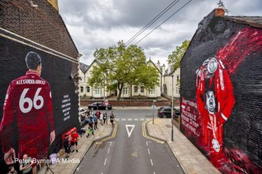 Ο Χέντερσον έγινε γκράφιτι σε δρόμο του Λίβερπουλ (photos)