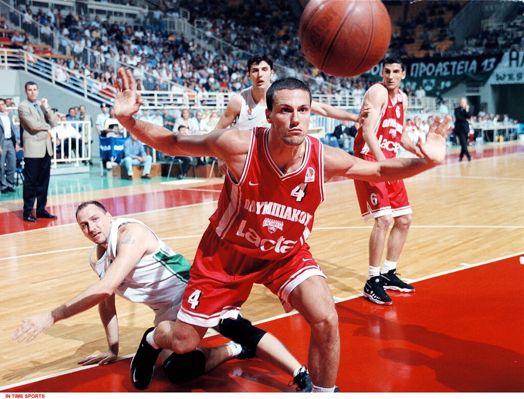 ΑΡΙΑΝ ΚΟΜΑΖΕΤΣ: Παναθηναϊκός (1992-93), Ολυμπιακός (1998-99), ΑΕΚ (2001)