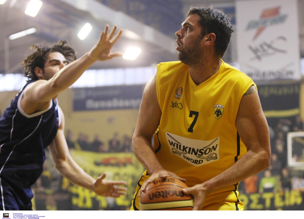 ΔΗΜΗΤΡΗΣ ΠΑΠΑΝΙΚΟΛΑΟΥ: Ολυμπιακός (1995-2002), Παναθηναϊκός (2003-07), ΑΕΚ (2007-09)