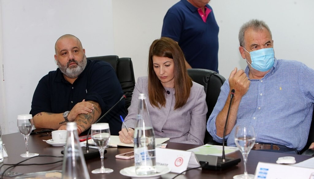 Super League 1: Επιμένουν για 14 ομάδες