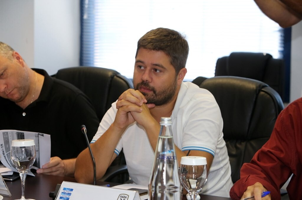 Super League 1: Επιμένουν για 14 ομάδες