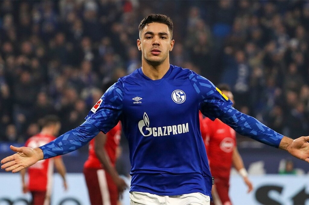 Λίβερπουλ: Επαφές Κλοπ με νεαρό στόπερ (photos+video)