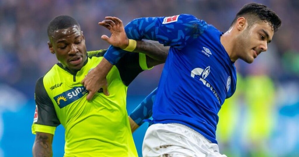 Λίβερπουλ: Επαφές Κλοπ με νεαρό στόπερ (photos+video)