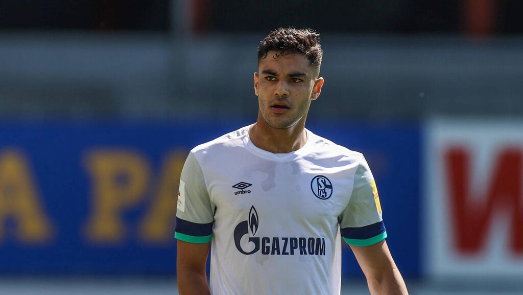 Λίβερπουλ: Επαφές Κλοπ με νεαρό στόπερ (photos+video)