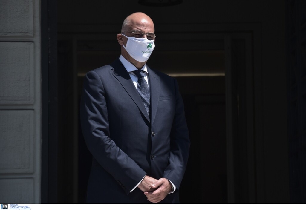 Η εξήγηση του Δένδια για την μάσκα του Παναθηναϊκού και η ατάκα για Ολυμπιακό