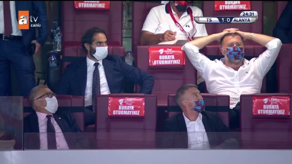 Χαμός στη Τουρκία με τη χειρονομία του προέδρου... (video+photos)