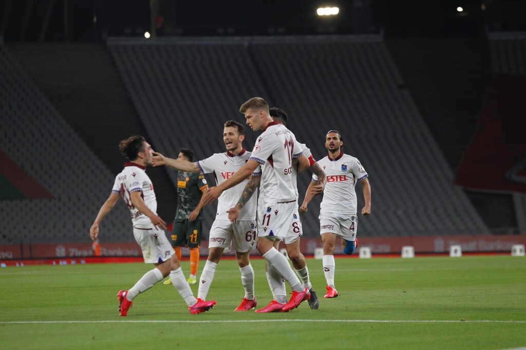 Τράμπζονπορ-Αλάνιασπορ 2-0: Πικρός τελικός για τα ελληνόπουλα (video+photos)