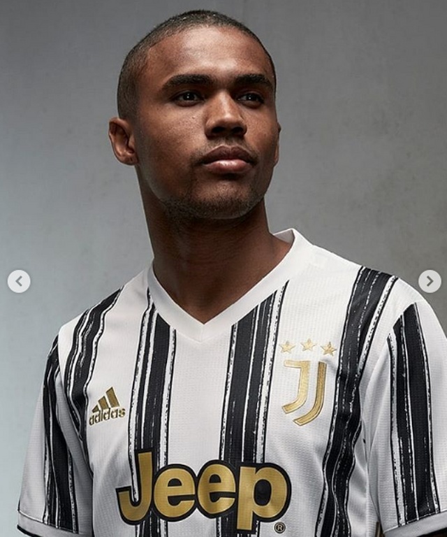 Γιουβέντους: Αποκάλυψη στη νέα εμφάνιση (photos)