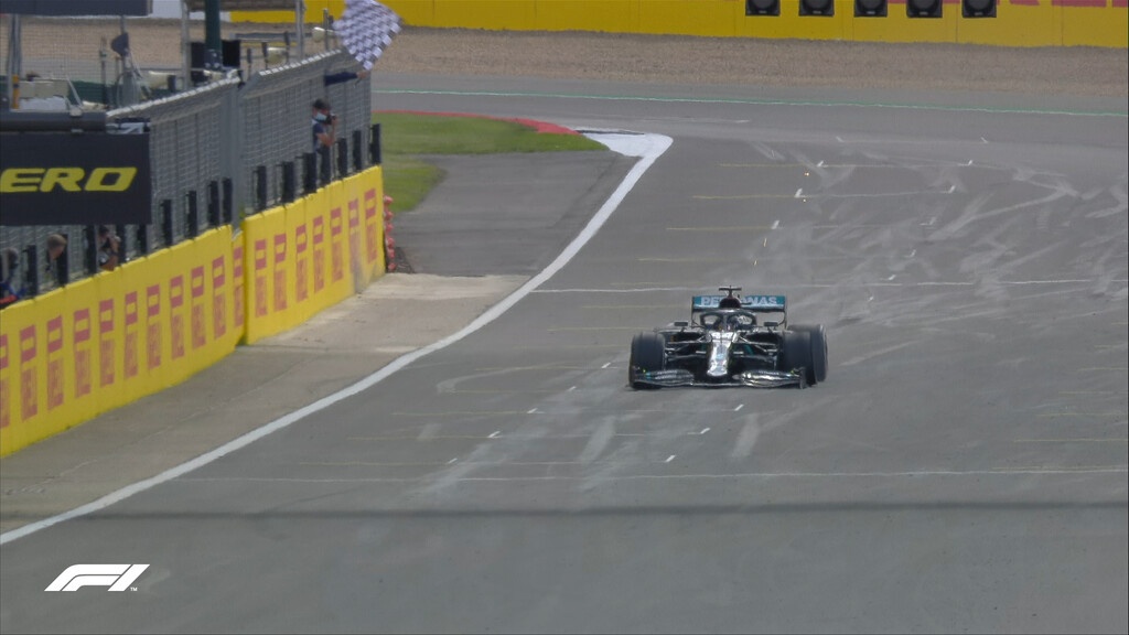 Formula 1: Απίστευτο ρεκόρ του Χάμιλτον – Ξεπέρασε τον Σένα!
