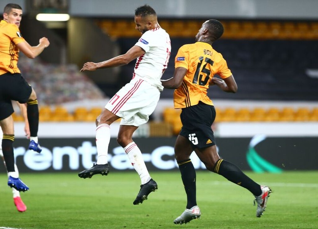 Γουλβς – Ολυμπιακός: «Φωνάζει» για πέναλτι στον Ελ Αραμπί (videos+photos)