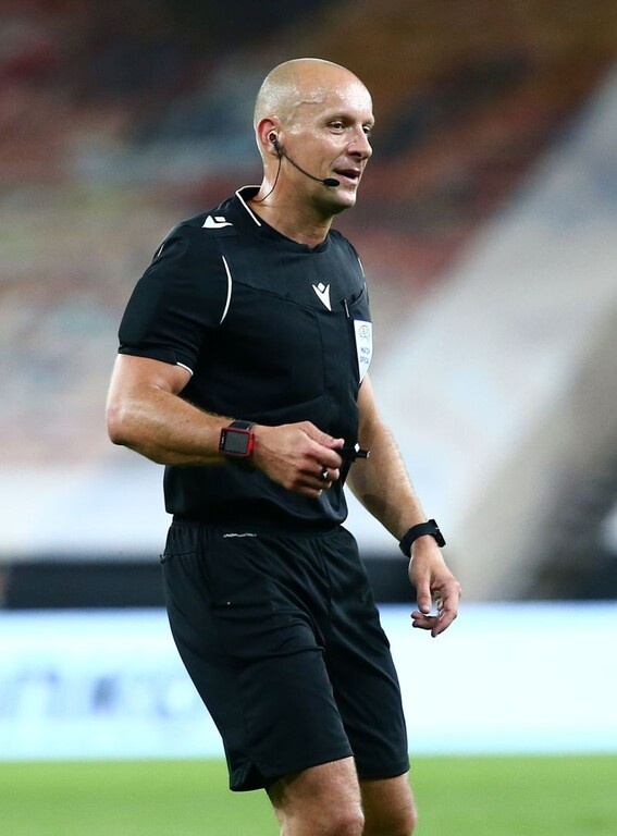 Γουλβς – Ολυμπιακός: «Φωνάζει» για πέναλτι στον Ελ Αραμπί (videos+photos)