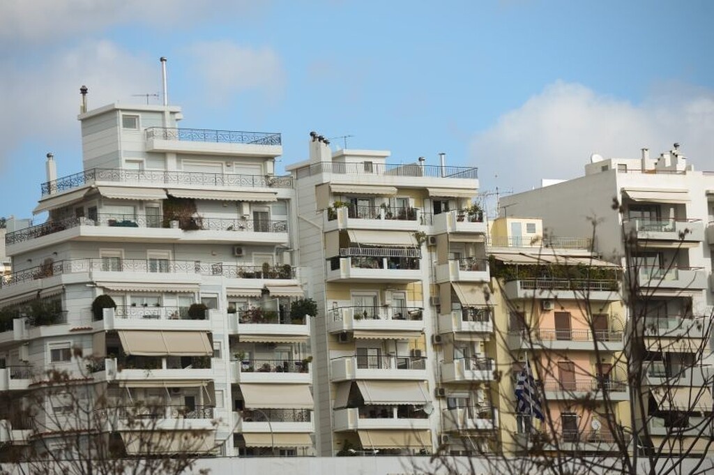 Η πολυκατοικία σηκώθηκε για άλλη μια φορά στο πόδι, με αποτέλεσμα ένας από τους ενοίκους να γράψει ένα σημείωμα... έπος!