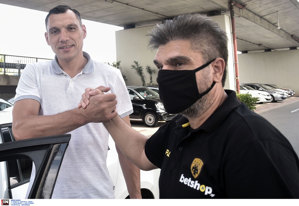 ΑΕΚ: Στην Αθήνα κι ο Ματσιούλις για να… πιάσει δουλειά (photos)