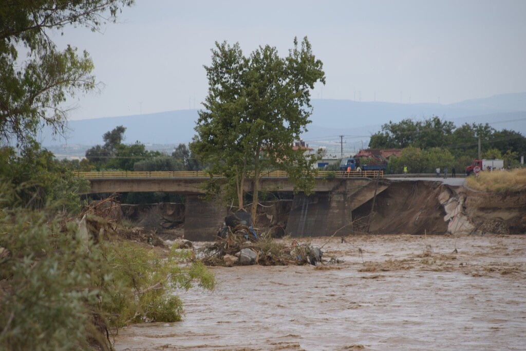 Εικόνες βιβλικής καταστροφής στην Εύβοια Πηγή φωτο: Evia Halkida Blog