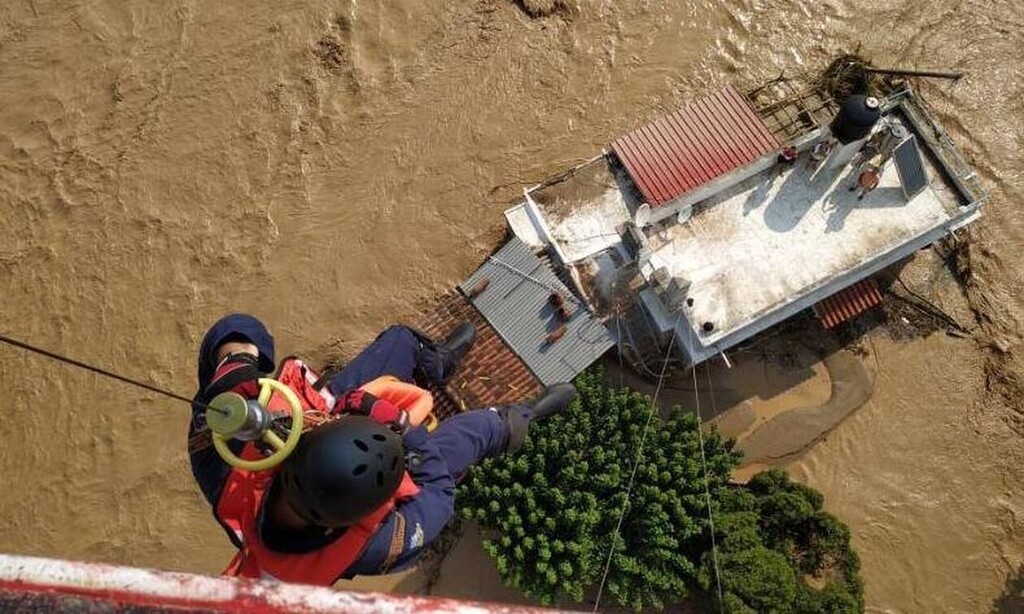 Εικόνες βιβλικής καταστροφής στην Εύβοια