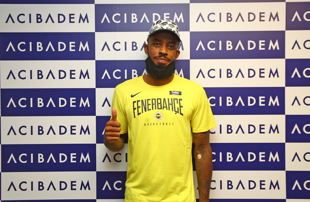 Φενέρμπαχτσε: Πέρασε από ιατρικές εξετάσεις ο Μπράουν (photos)