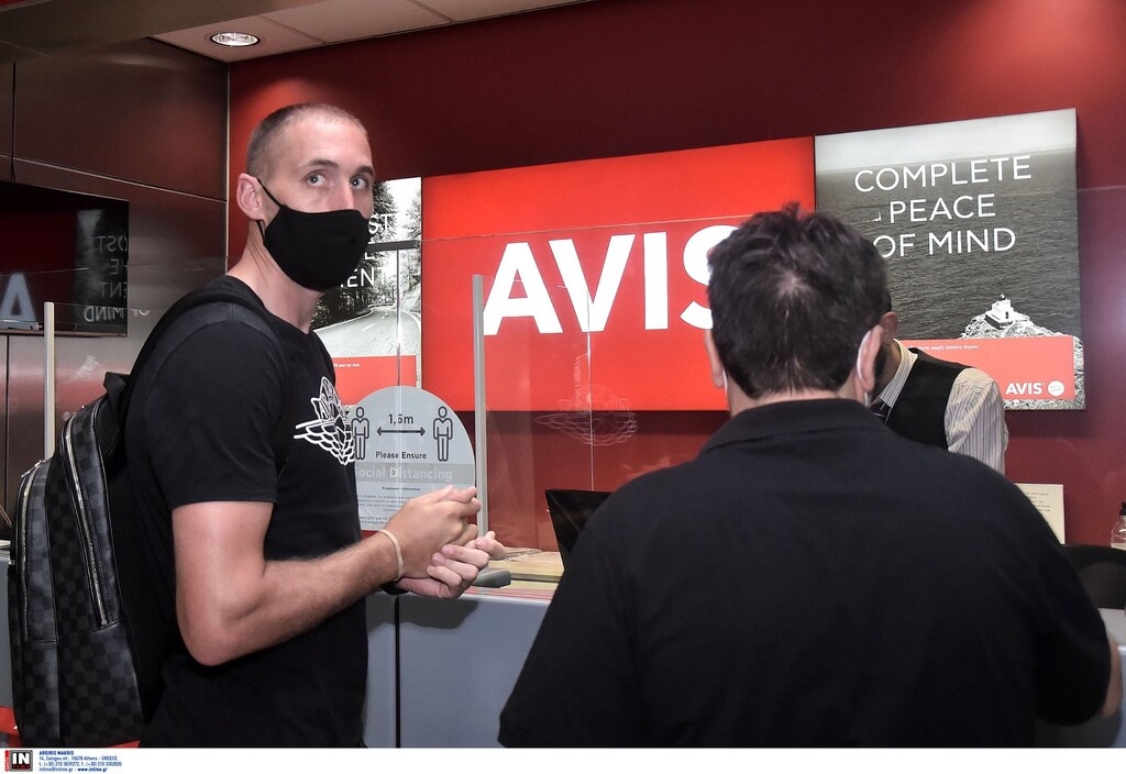 ΑΕΚ: Στην Αθήνα ο Λοτζέσκι (photos)