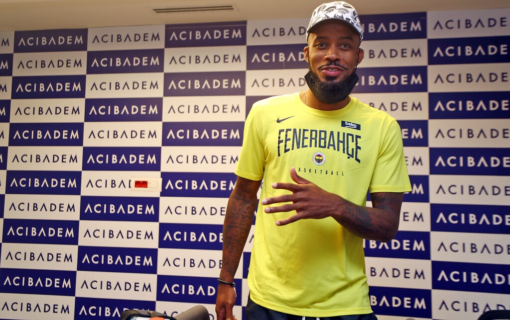 Φενέρμπαχτσε: Πέρασε από ιατρικές εξετάσεις ο Μπράουν (photos)