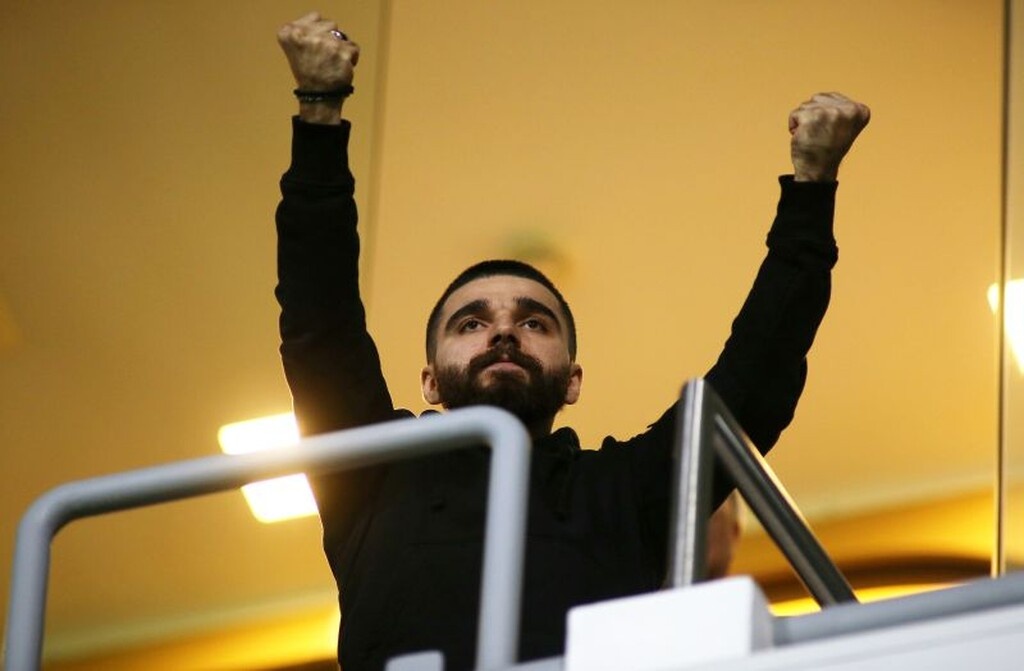 Ο Γιώργος Σαββίδης από το πρωί της Δευτέρας (10/08) έδωσε την απάντησή του στις προκλήσεις των Τούρκων μετά την κλήρωση του ΠΑΟΚ με τη Μπεσίκτας και το βράδυ ακολούθησε νέο «χτύπημα»!