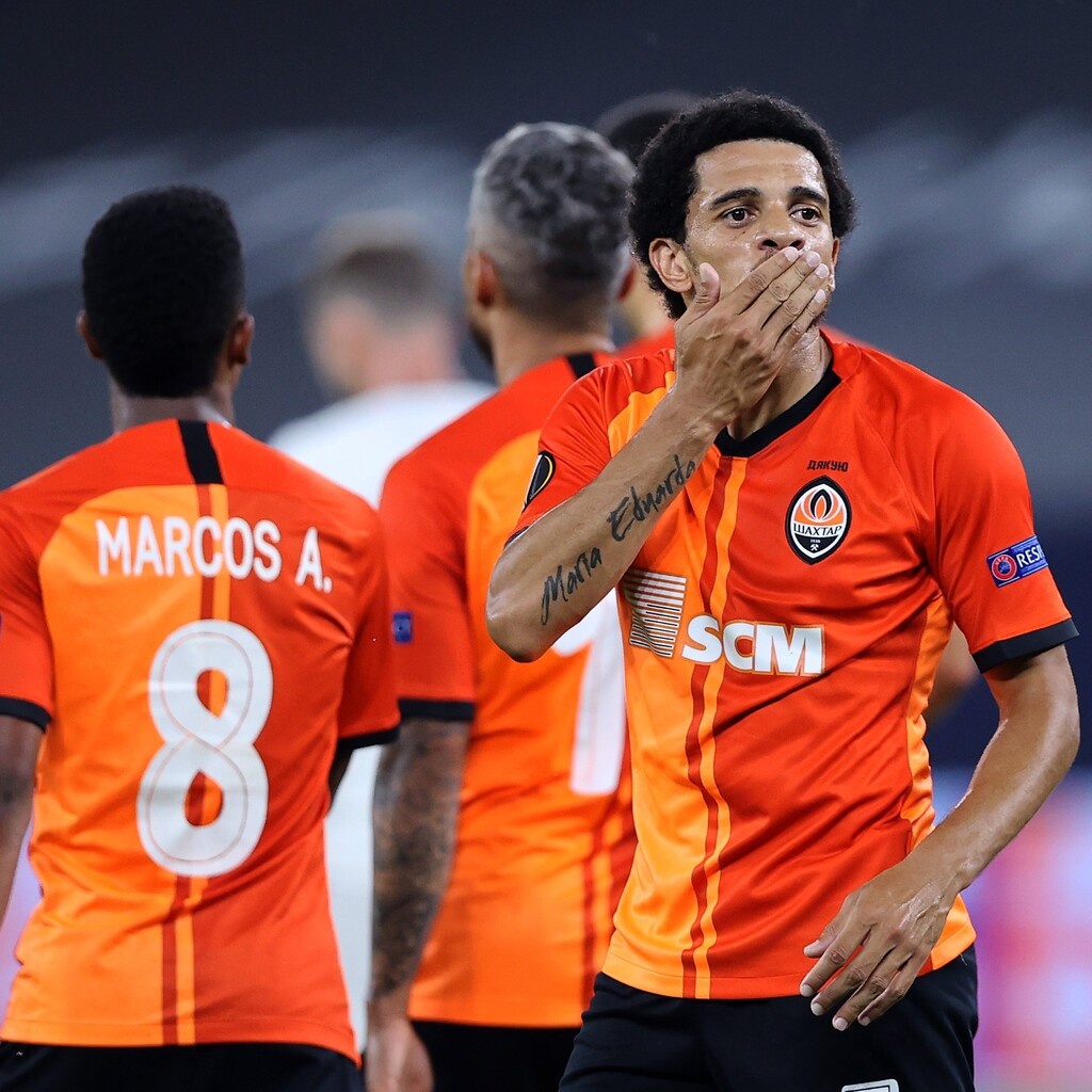 Με… πάρτι στα ημιτελικά η Σαχτάρ, διέλυσε 4-1 τη Βασιλεία (video+photos)