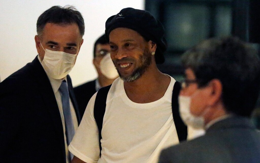 Τελειώνει η «περιπέτεια» του Ροναλντίνιο στην Παραγουάη