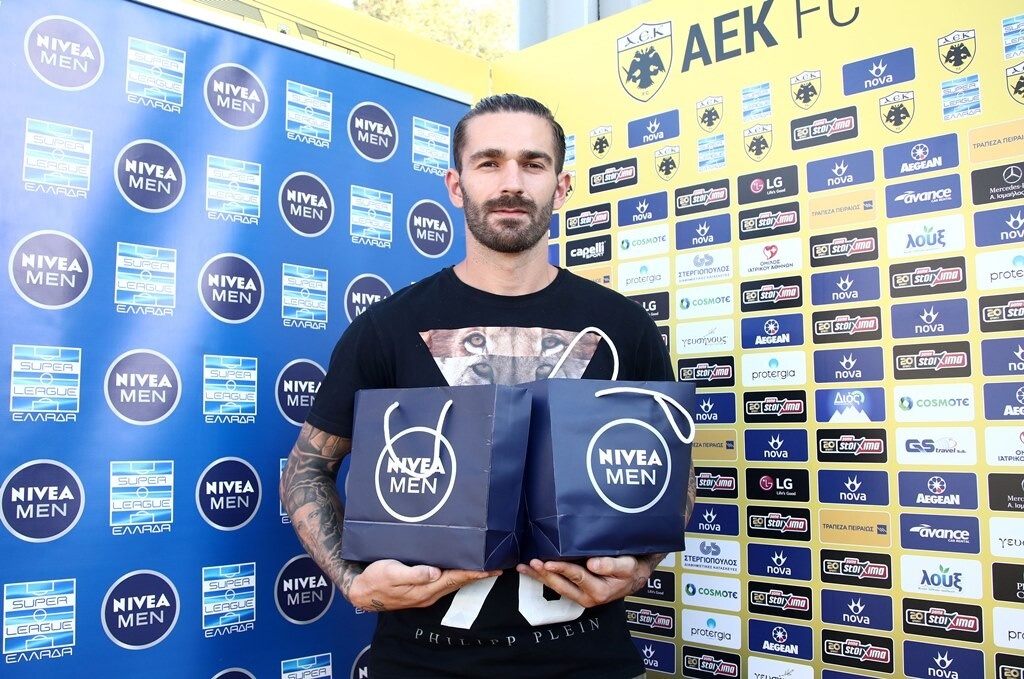ΑΕΚ: Το βραβείο του κορυφαίου της σεζόν στον Λιβάγια (photos+video)